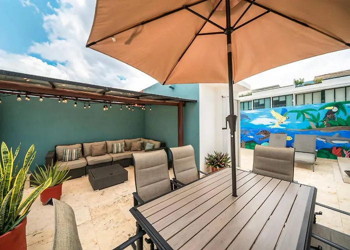 Сasa de vacaciones Modern Penthouse With 2 Bedrooms & Pool Sol Tranquilo At Margaritas Ii